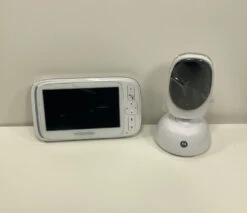 Motorola COMFORT75 5” Video Baby Monitor With Remote Pan Scan