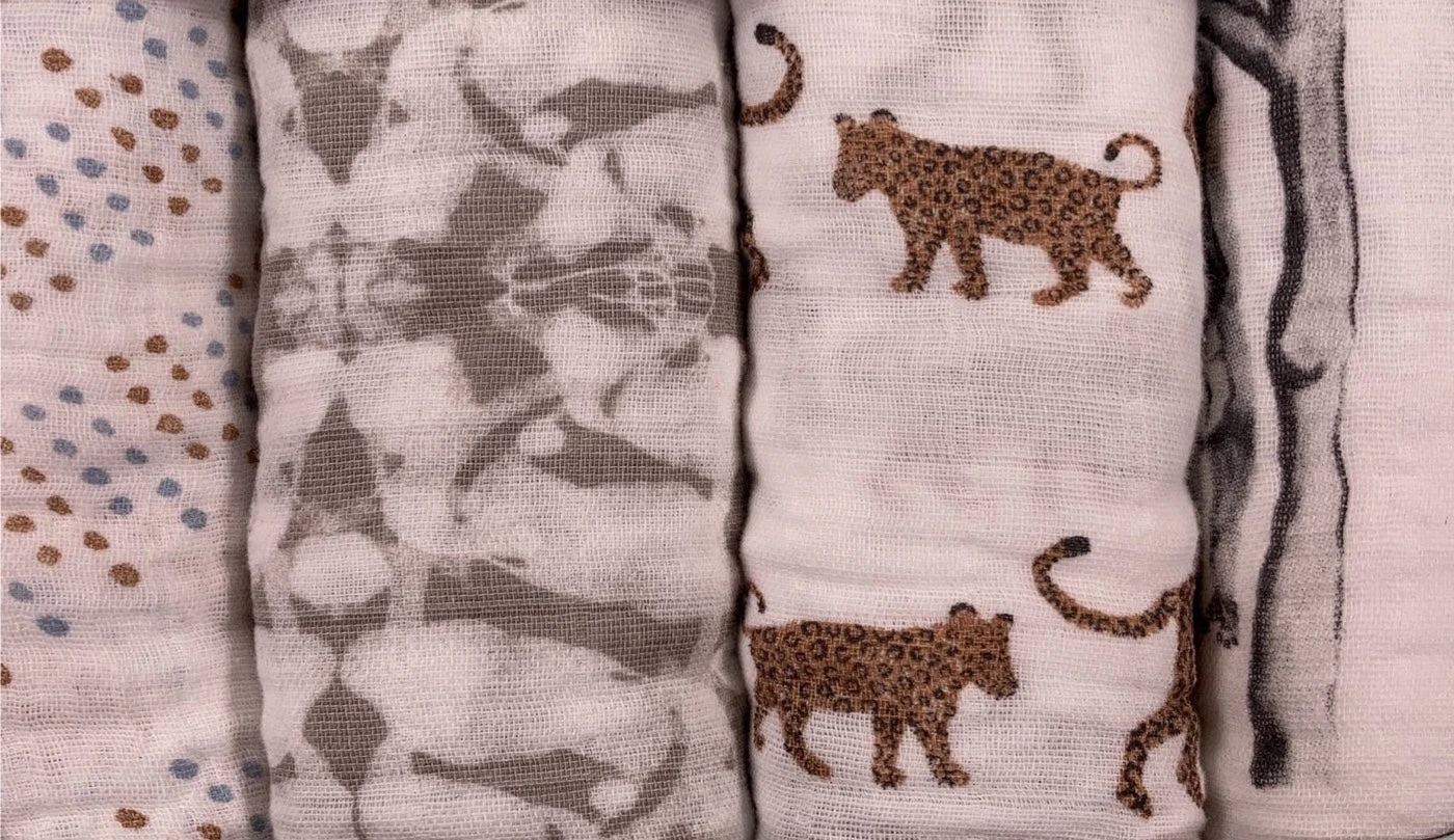 Aden + Anais Large Cotton Muslin Swaddle, 4pk, Hear Me Roar 3 Aden + Anais Large Cotton Muslin Swaddle, 4pk, Hear Me Roar - Image 3