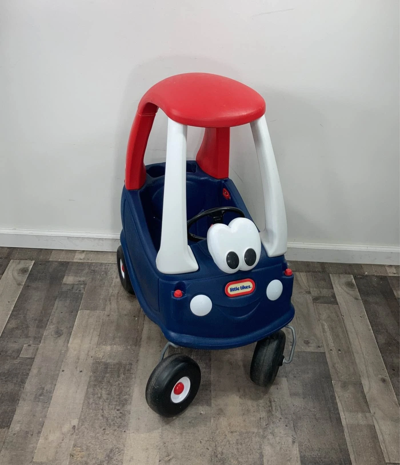Little Tikes Cozy Coupe, Red White & Blue 2 Little Tikes Cozy Coupe, Red White & Blue - Image 2
