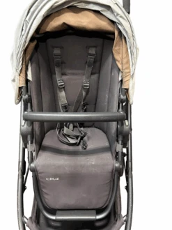 UPPAbaby CRUZ Stroller, 2014, Loic (White) -GoodBuy Gear Shop cbc0169f 053f 4016 8850 e9af94a03f5d