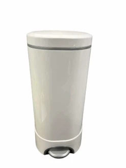 Munchkin Step Diaper Pail, With Refills -GoodBuy Gear Shop ee3517d3 0157 4bdc 96de 62aa81266cd1